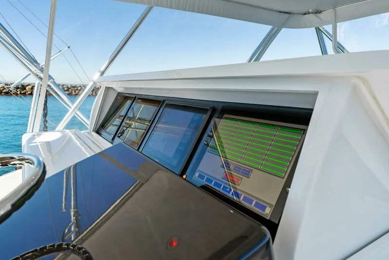 Slide: The Image of Hatteras 64 Convertible 2007 - 38