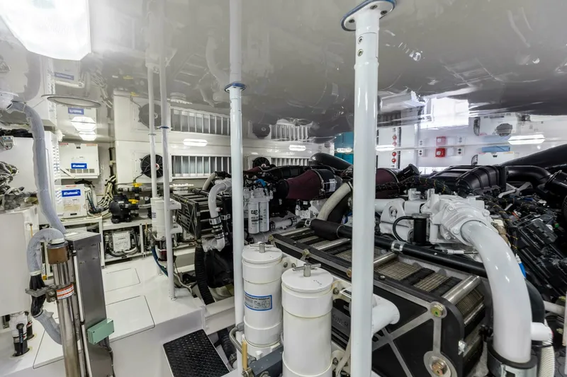 Slide: The Image of Viking 66 Convertible 2017 - 45