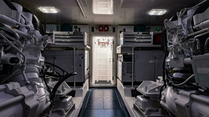 Slide: The Image of Viking 72 Enclosed Bridge 2020 - 57