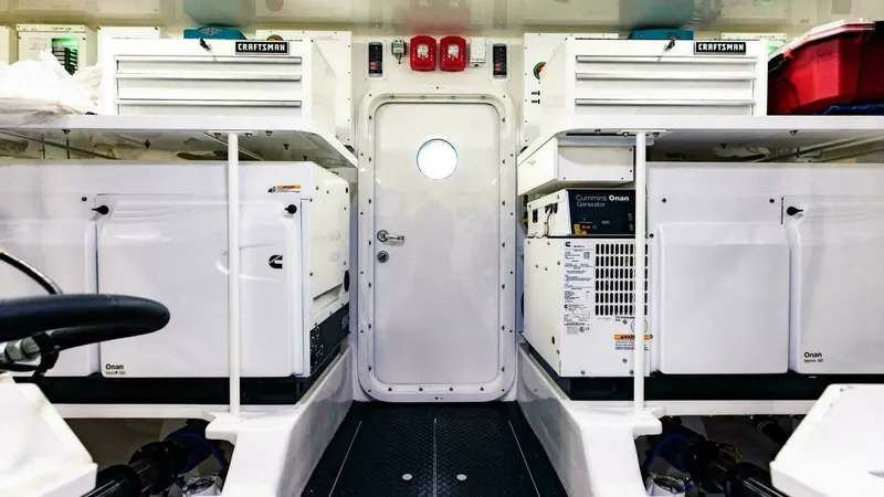 Slide: The Image of Viking 72 Enclosed Bridge 2020 - 62