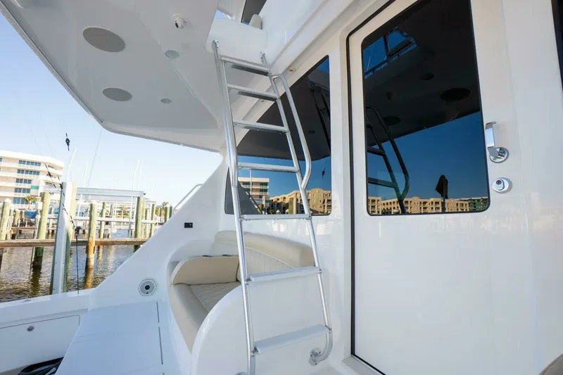 Slide: The Image of Viking 72 Enclosed Bridge 2021 - 33