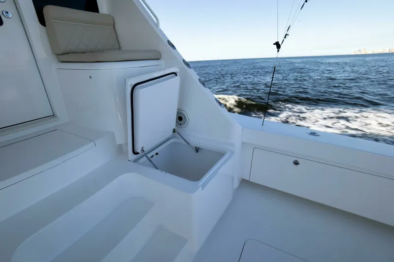 Slide: The Image of Viking 72 Enclosed Bridge 2021 - 42
