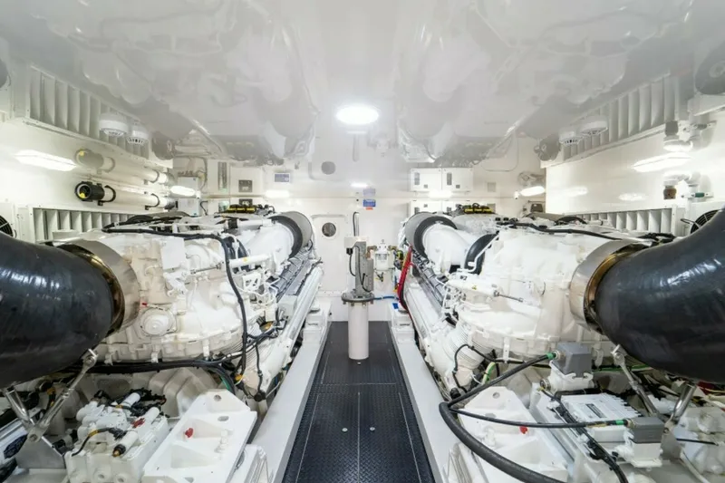 Slide: The Image of Viking 72 Convertible 2018 - 50
