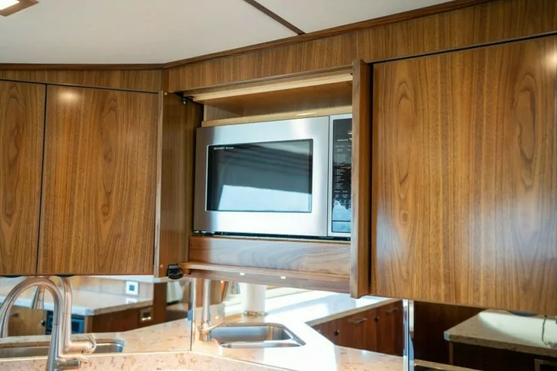 Slide: The Image of Viking 72 Convertible 2018 - 31