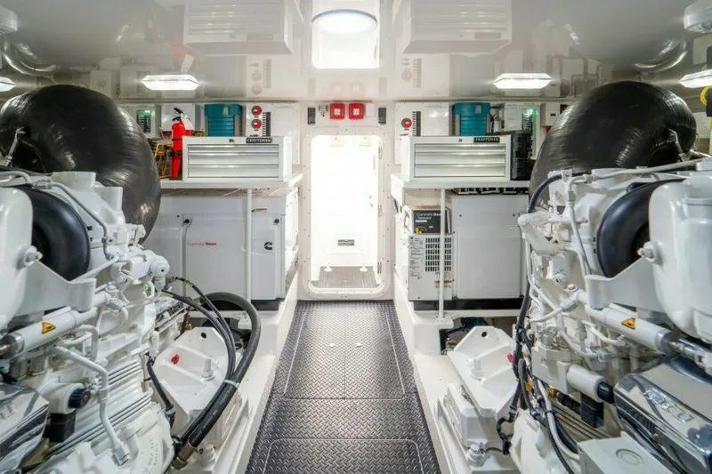 Slide: The Image of Viking 72 Convertible 2018 - 49