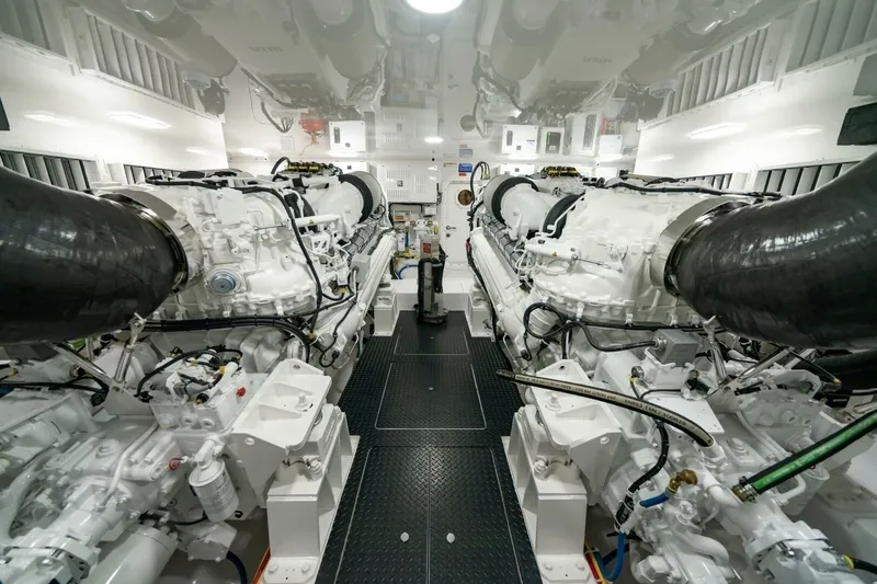 Slide: The Image of Viking 74 Convertible 2027 - 40