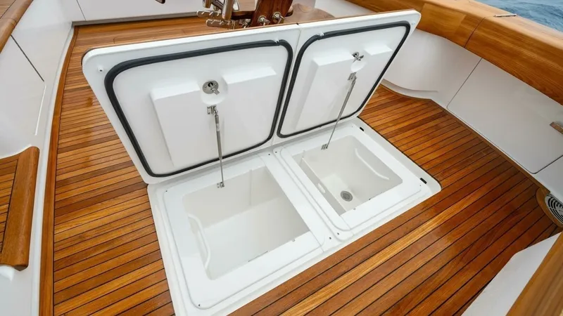 Slide: The Image of Viking 74 Convertible 2027 - 31