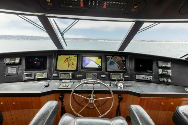 Slide: The Image of Viking 74 Enclosed Bridge 2006 - 45