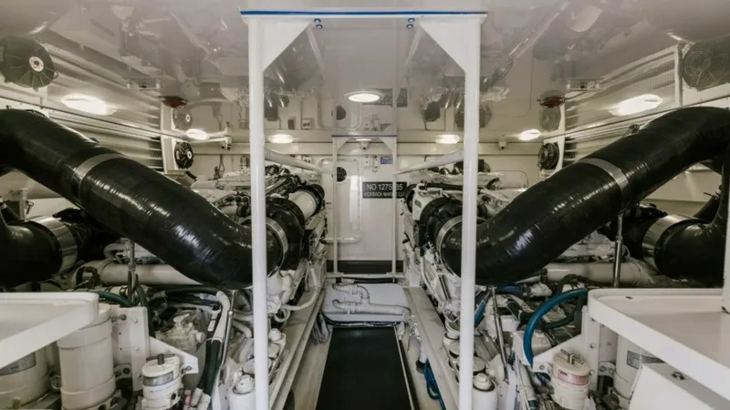 Slide: The Image of Viking 74 Enclosed Bridge 2006 - 58