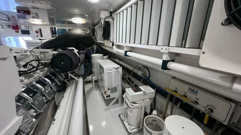 Slide: The Image of Viking 70 Enclosed Bridge 2011 - 64