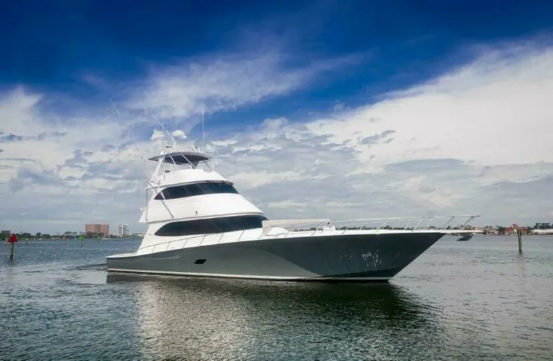 The Image of Viking 76 Enclosed Sky Bridge 2012 - 0