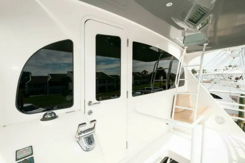 Slide: The Image of Viking 76 Enclosed Sky Bridge 2012 - 50