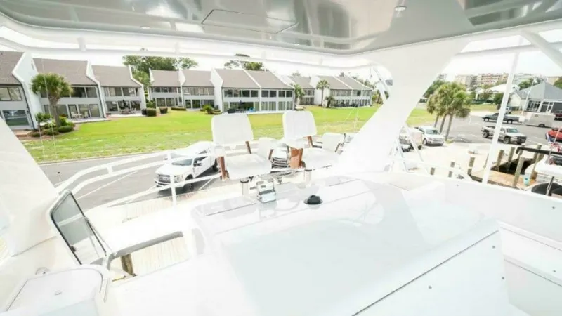 Slide: The Image of Viking 76 Enclosed Sky Bridge 2012 - 3
