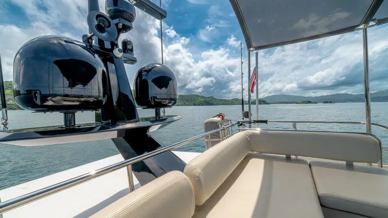 Slide: The Image of Azimut 77S 2017 - 50