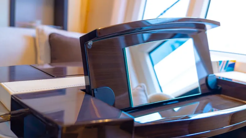 Slide: The Image of Azimut 77S 2017 - 116