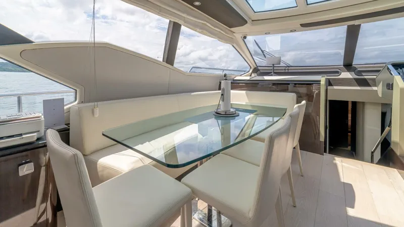Slide: The Image of Azimut 77S 2017 - 12