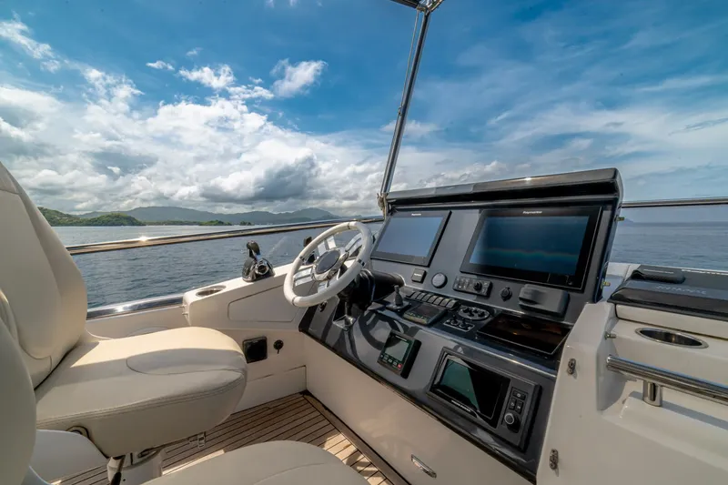 Slide: The Image of Azimut 77S 2017 - 53