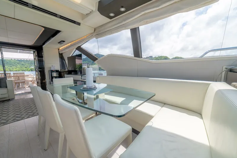 Slide: The Image of Azimut 77S 2017 - 15