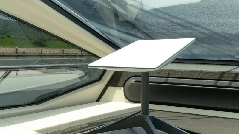 Slide: The Image of Azimut 77S 2017 - 105