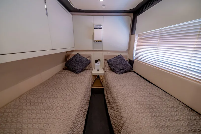 Slide: The Image of Azimut 77S 2017 - 83