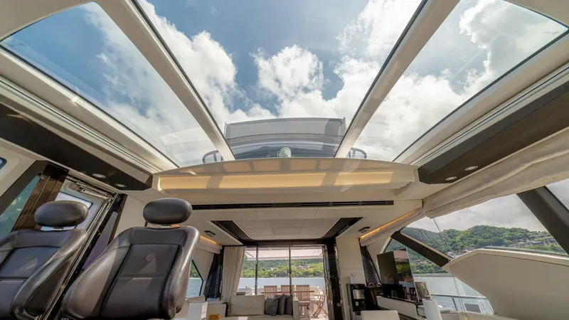 Slide: The Image of Azimut 77S 2017 - 23