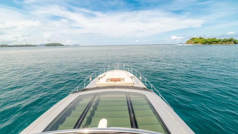 Slide: The Image of Azimut 77S 2017 - 57