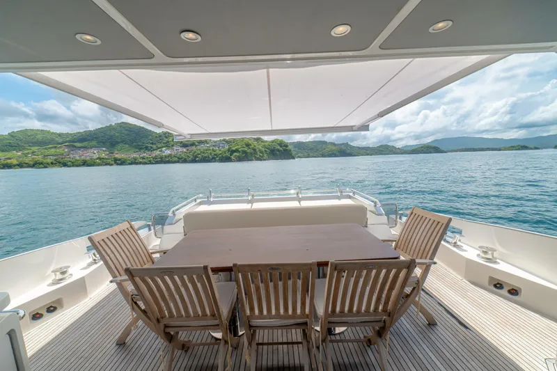 Slide: The Image of Azimut 77S 2017 - 26