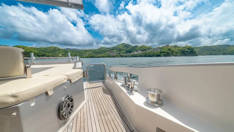 Slide: The Image of Azimut 77S 2017 - 31