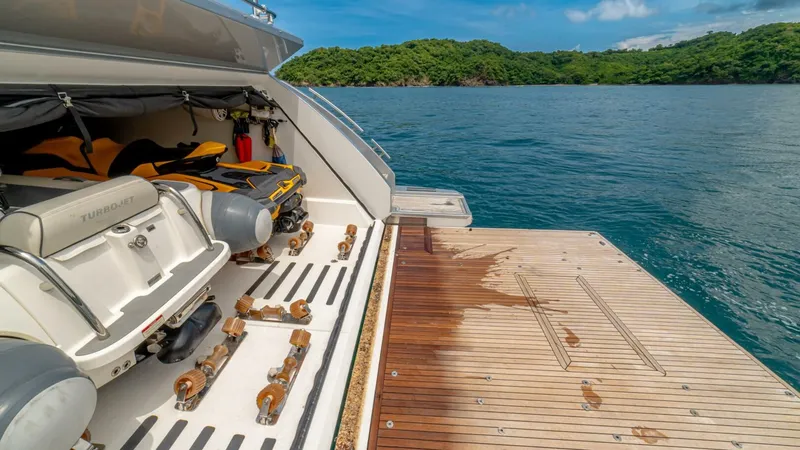 Slide: The Image of Azimut 77S 2017 - 66