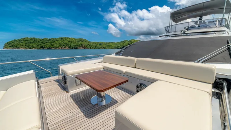 Slide: The Image of Azimut 77S 2017 - 45