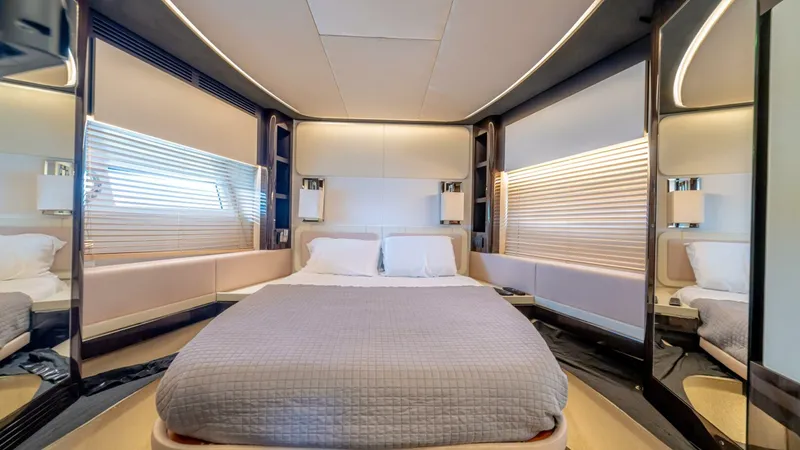 Slide: The Image of Azimut 77S 2017 - 68