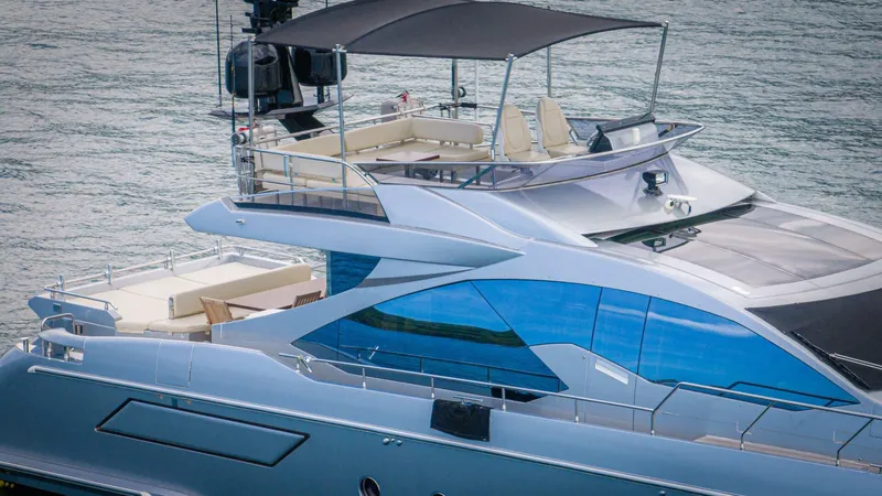 Slide: The Image of Azimut 77S 2017 - 145