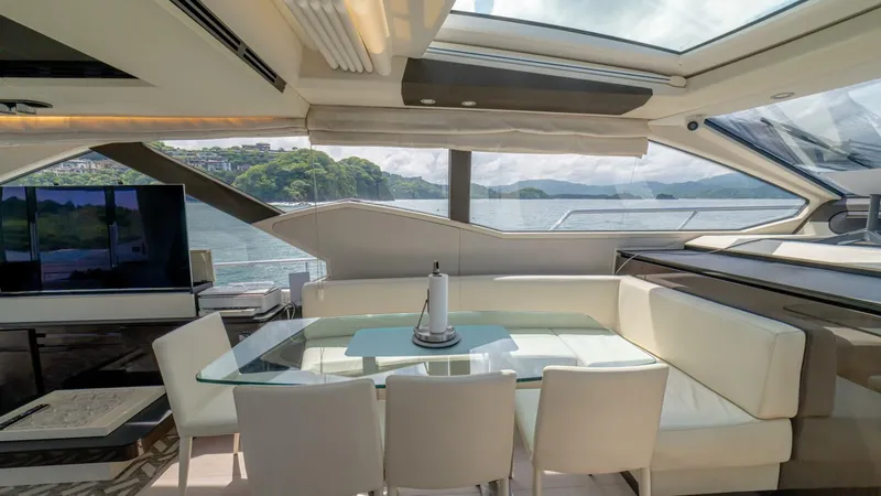 Slide: The Image of Azimut 77S 2017 - 14