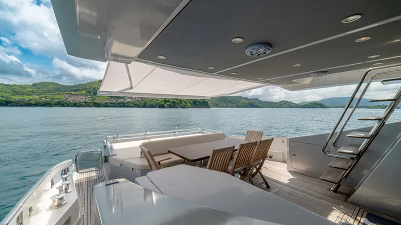 Slide: The Image of Azimut 77S 2017 - 39
