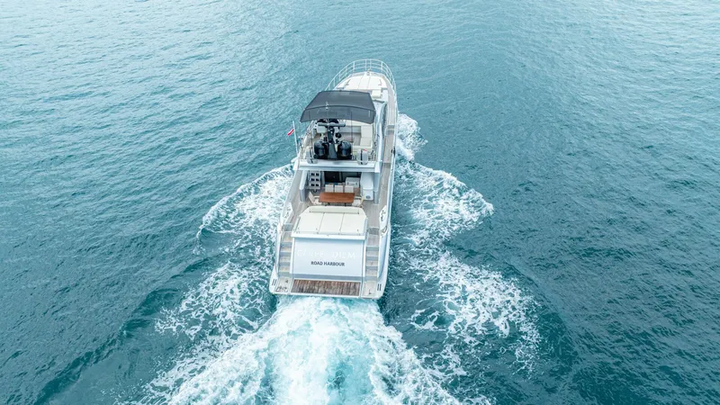 Slide: The Image of Azimut 77S 2017 - 152
