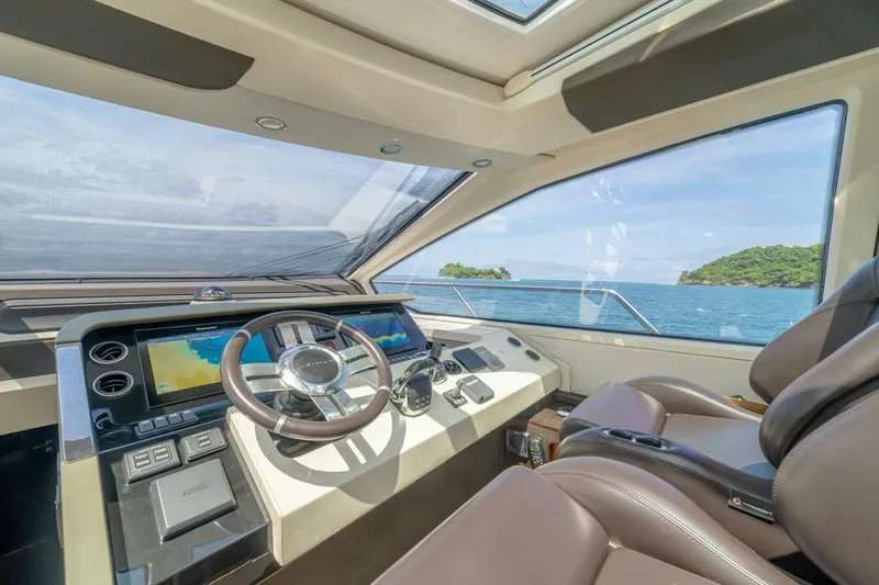 Slide: The Image of Azimut 77S 2017 - 21