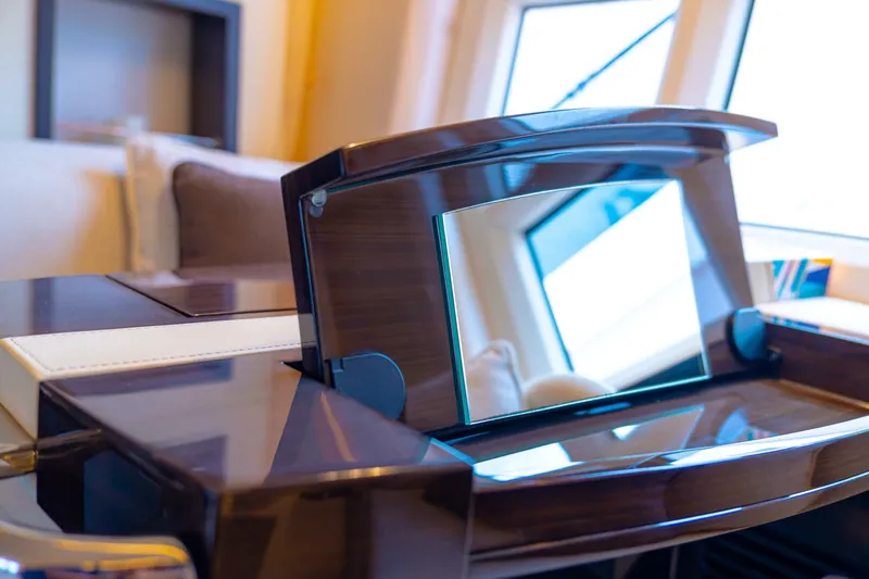 Slide: The Image of Azimut 77S 2017 - 116