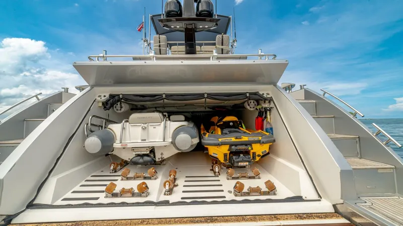 Slide: The Image of Azimut 77S 2017 - 67