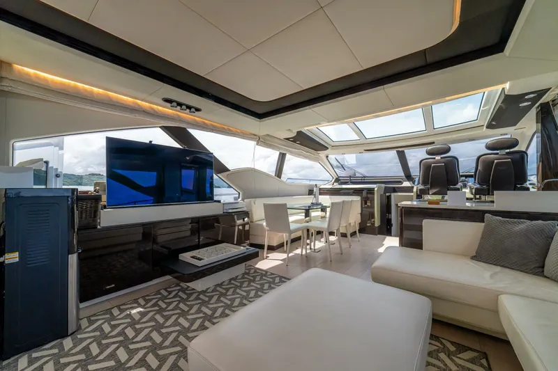 Slide: The Image of Azimut 77S 2017 - 8