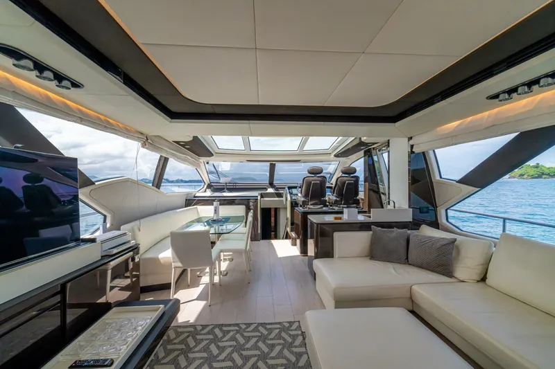 Slide: The Image of Azimut 77S 2017 - 9