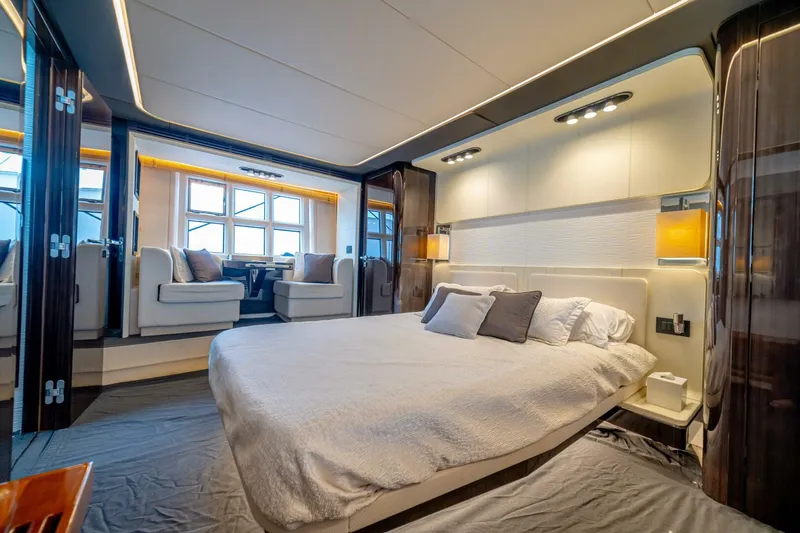 Slide: The Image of Azimut 77S 2017 - 91