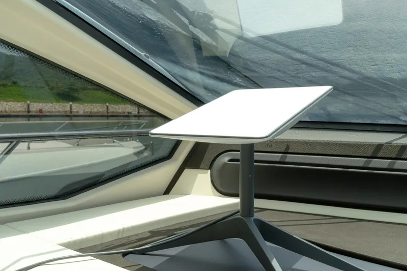 Slide: The Image of Azimut 77S 2017 - 105