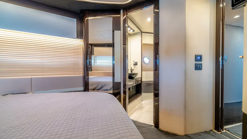 Slide: The Image of Azimut 77S 2017 - 71