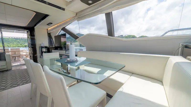 Slide: The Image of Azimut 77S 2017 - 15