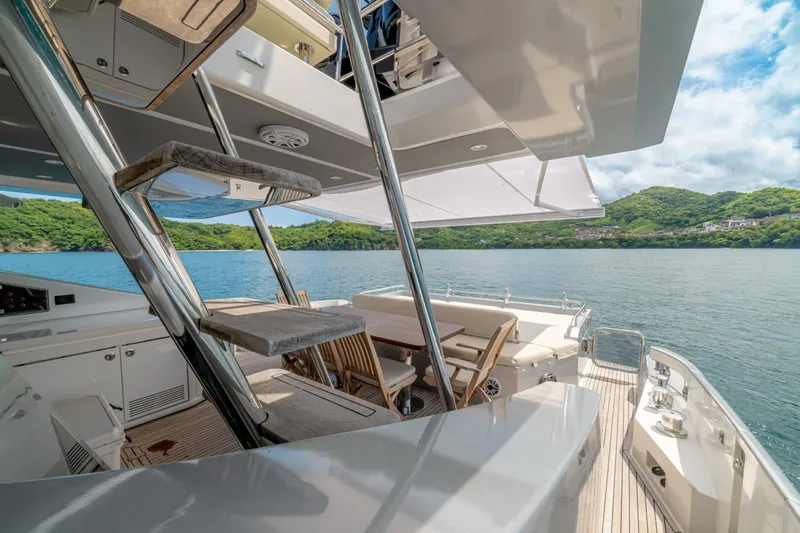 Slide: The Image of Azimut 77S 2017 - 47