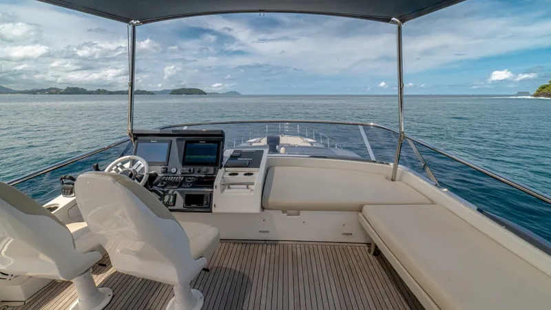 Slide: The Image of Azimut 77S 2017 - 52
