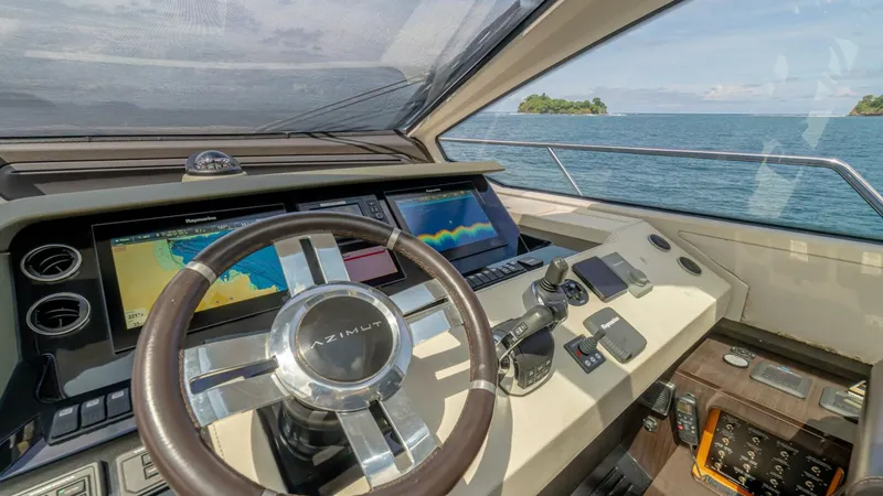 Slide: The Image of Azimut 77S 2017 - 25