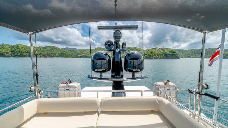 Slide: The Image of Azimut 77S 2017 - 48