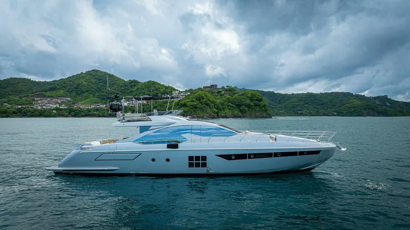 Slide: The Image of Azimut 77S 2017 - 128