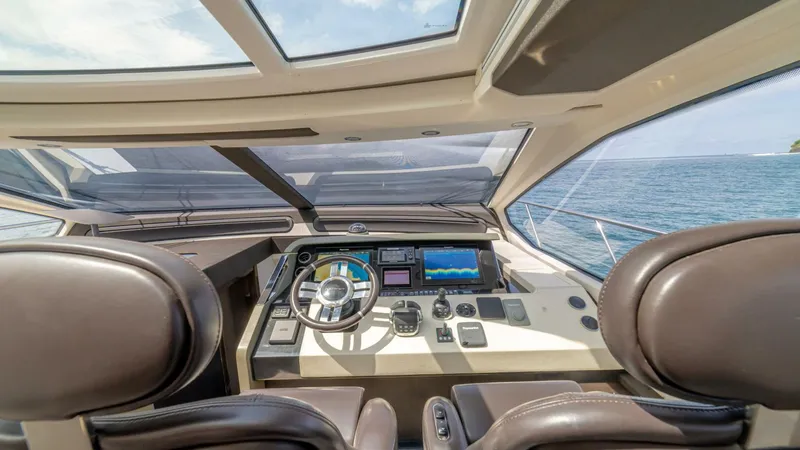 Slide: The Image of Azimut 77S 2017 - 20